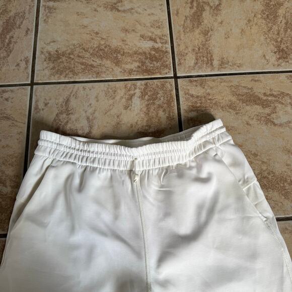 Lululemon Softstreme High-Rise Straight Leg Crop Top Women’s Size 8 Cream - Picture 10 of 10